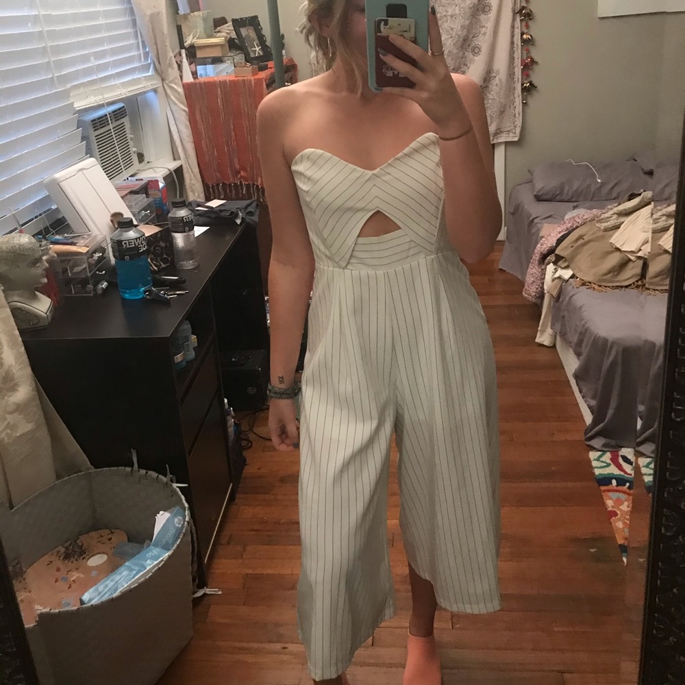 Sleeveless jumpsuit